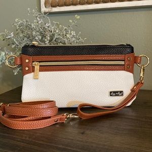 Itzy Ritzy Coffee & Cream Clutch